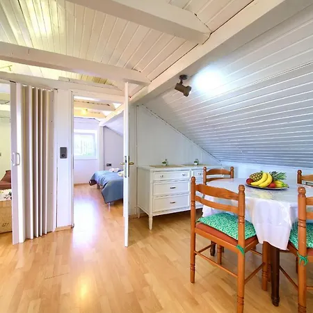 Apartment Stella Samoborska 9 *